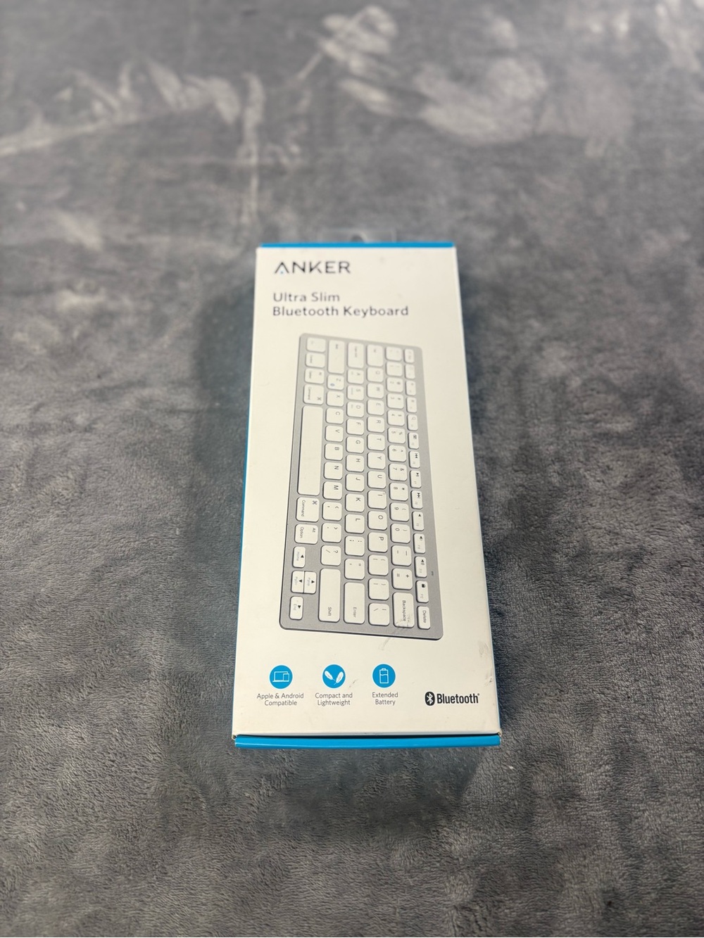 Anker Ultra Slim Bluetooth Keyboard - White with Blue Trim